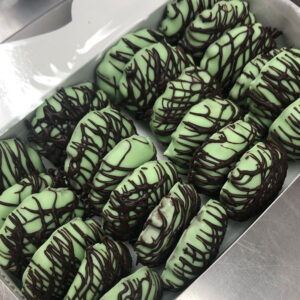 Mint cookies with chocolate drizzle