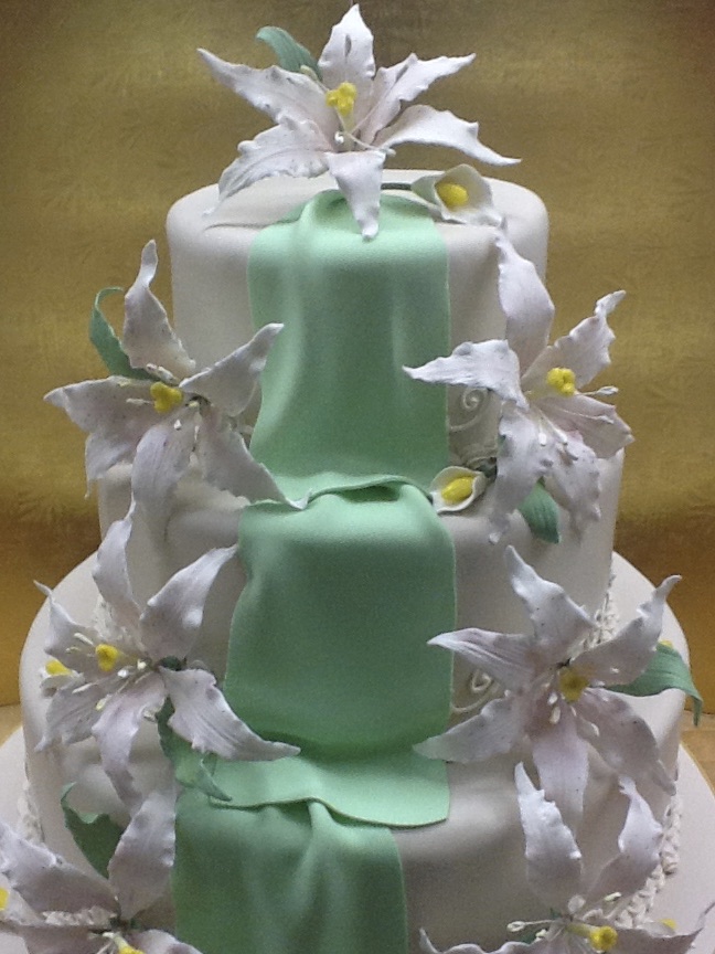Aurora Design wedding cake