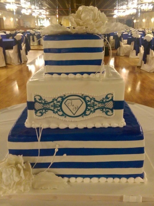 Regina wedding cake Design