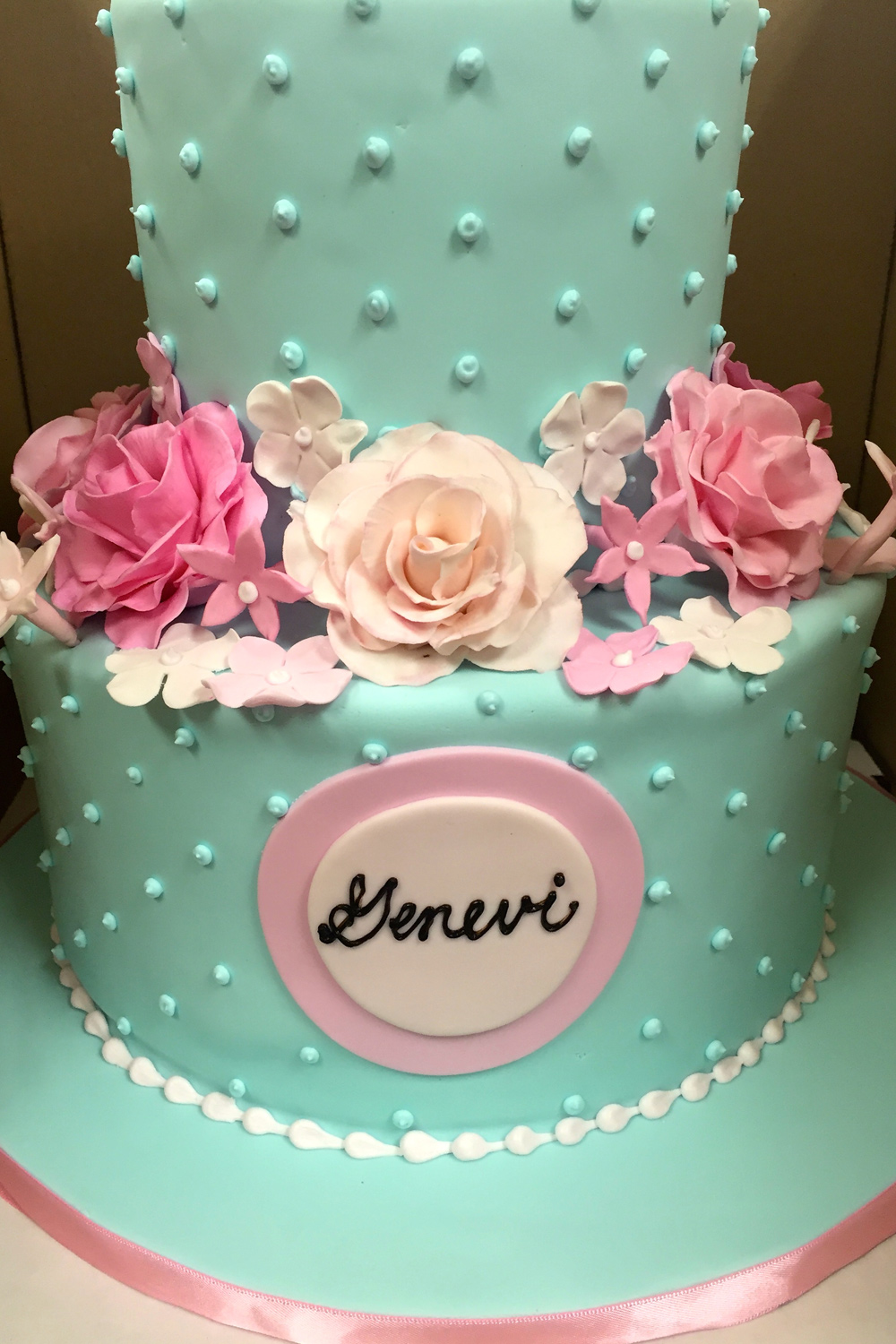Cake with Buttercream Pearls with Flowers 